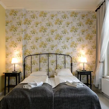 Atmospheric Two-room In The Center Of Lägenhet Hangö
