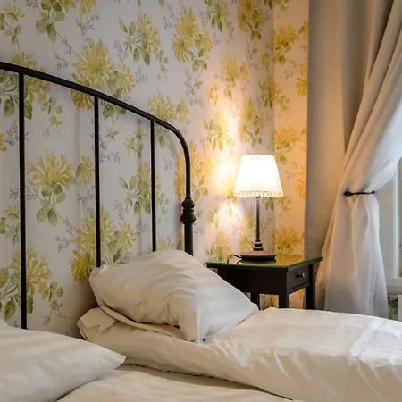 Atmospheric Two-room In The Center Of *